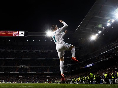 Tại sao Ronaldo lại có phong cách ăn mừng 'SIU'?