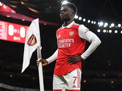 Bukayo Saka sắp làm nên lịch sử tại Premier League