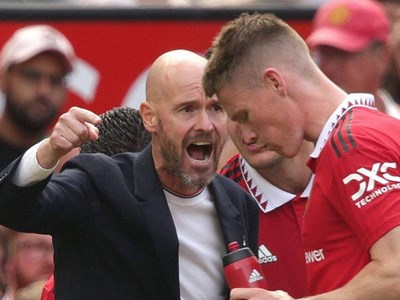 Thầy trò Ten Hag gặp 'điềm gở' trước đại chiến Porto