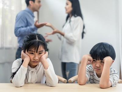 Nếu cha mẹ có 3 thói quen “nghèo” này, con cái khó thành công trong tương lai