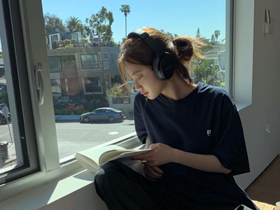 Cảnh báo khẩn cho những ai thường xuyên đeo tai nghe liên tục nhiều giờ trong ngày