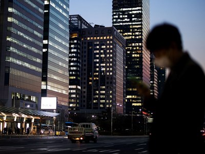 Cha mẹ tuyệt đối ĐỪNG để con cái theo đuổi 3 công việc này: Dù lương cao đến đâu cũng không nên!