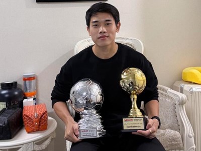 Choáng thật sự: Đình Bắc tăng follow gấp 16 lần chỉ sau một kỳ U23 châu Á, bước vào hàng ngũ sao bóng đá được triệu người theo đuổi