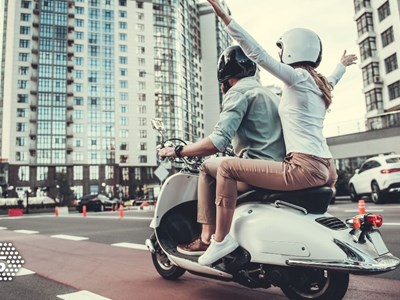 Phấn khích vì được chở hoa khôi sau xe máy, thanh niên lên cơn nhồi máu cơ tim suýt tử vong