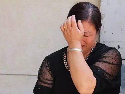 Mang 127 triệu tiền tiết kiệm mua vàng mừng đầy tháng cháu, bà lên thành phố thấy chiếc ô tô đậu ngoài sân, vàng không còn