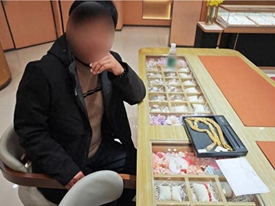 Phát hiện 1 người đàn ông mua 58,67 chỉ vàng cùng một lúc, nhân viên nói thẳng: “Chúng tôi không bán“