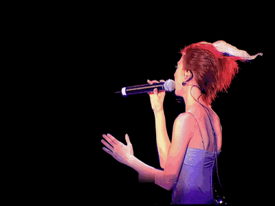 Showbiz có một nữ thần đại diện cả nước hát 4 ca khúc Olympic lịch sử, 18 tuổi được Học viện Hoàng gia trao thưởng