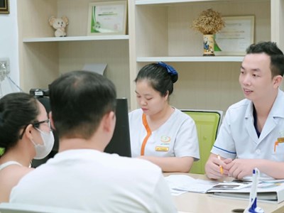 1 bệnh viện tại Hà Nội miễn phí từ thăm khám đến IVF: Thêm hi vọng cho người hiếm muộn khó khăn