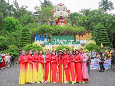 Đà Nẵng đón lượng lớn khách du lịch trong ngày đầu kỳ nghỉ lễ 30.4 – 1.5