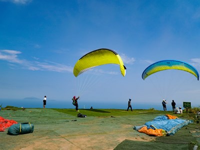 Danh sách các đơn vị đủ điều kiện kinh doanh dịch vụ dù lượn không động cơ tại bán đảo Sơn Trà