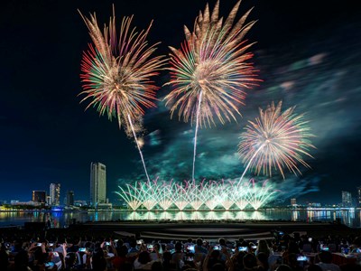 Canada ma thuật, Trung Quốc “du ký” bằng ánh sáng