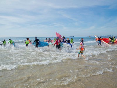 Rực rỡ sắc màu thể thao biển