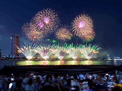 Từ lễ hội tầm cỡ đến đô thị toàn cầu