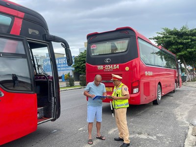Hơn 345 trường hợp vi phạm bị xử lý sau 5 ngày tổng kiểm soát phương tiện vận tải