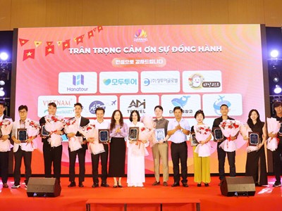 Củng cố hợp tác chiến lược, phát triển du lịch bền vững