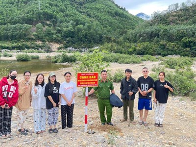 Cảnh báo nguy cơ đuối nước tại các điểm du lịch tự phát ở Đà Nẵng