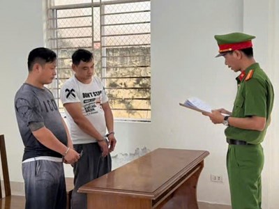 Bắt 2 kẻ giả danh công an cướp tài sản tại tụ điểm đánh bạc ở Đà Nẵng