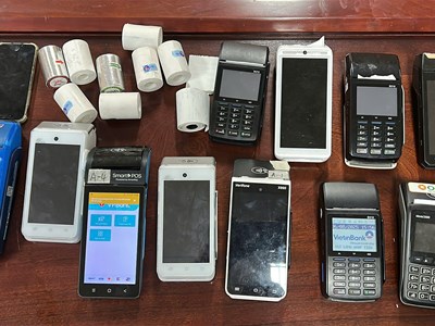 Bắt nhóm người nước ngoài chiếm đoạt 30 tỉ đồng qua thẻ thanh toán quốc tế