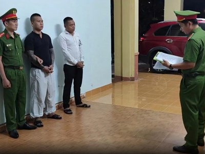 Tạm giữ 2 đối tượng dùng súng đe dọa giết người và gây rối trật tự công cộng