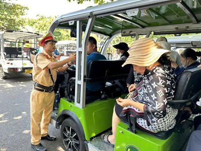 Chấn chỉnh xe điện du lịch ở phố cổ Hội An, giữ gìn hình ảnh đô thị