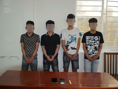 Bắt nhóm thanh thiếu niên dùng dao chặn đường cướp tài sản 