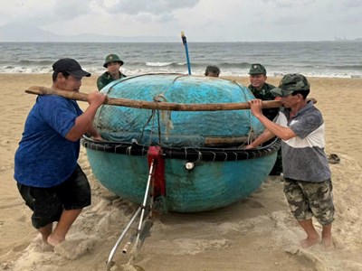 Hối hả ứng phó bão số 5