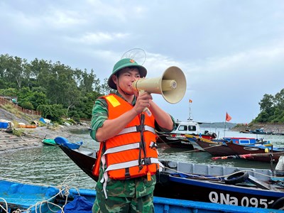 Đà Nẵng khẩn cấp ứng phó bão số 5, cấm biển từ 24.8