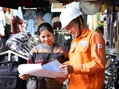 Khuyến nghị khách hàng cài ứng dụng CSKH để kiểm soát tiền điện