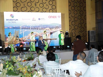 Đoàn famtrip Ấn Độ khảo sát du lịch cưới tại Đà Nẵng