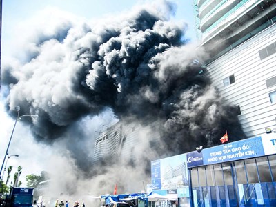 Cháy lớn tại công trình dự án trung tâm cao ốc phức hợp Nguyễn Kim