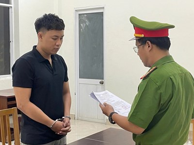 Bắt đối tượng giả danh công an hiếp dâm nữ sinh 18 tuổi