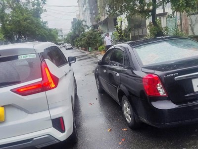 Tài xế xe công nghệ bị đánh nhập viện chỉ vì nhắc lùi xe ô tô