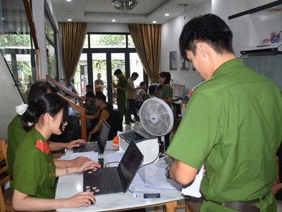 Triệt xóa đường dây cho thuê tài khoản mạng xã hội để lừa đảo, đánh bạc