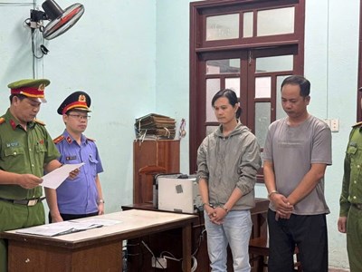 Khởi tố, bắt tạm giam 2 đối tượng hành hung tài xế xe công nghệ 