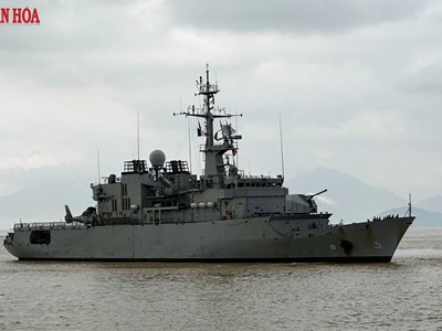 Tàu Hải quân Pháp thăm Đà Nẵng