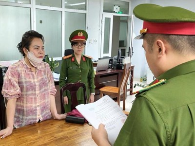 Khởi tố, bắt tạm giam “bà đồng” lợi dụng tâm linh để lừa đảo