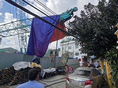 Gãy cần cẩu tại công trình xây dựng giữa trung tâm Đà Nẵng