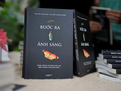 “Bước ra ánh sáng”: Hành trình tìm lại sự tự tin từ bên trong