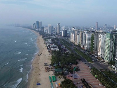 Đà Nẵng chấn chỉnh vệ sinh, an ninh trật tự tại bãi biển Phạm Văn Đồng