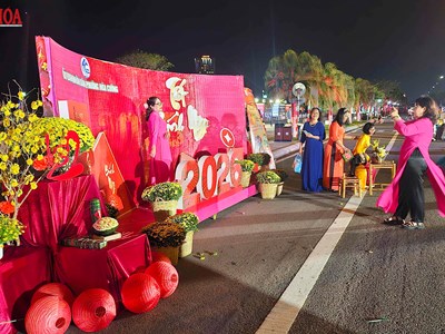 Đà Nẵng: Rộn ràng “Chào Tết Bính Ngọ 2026” trên Phố đi bộ Bạch Đằng