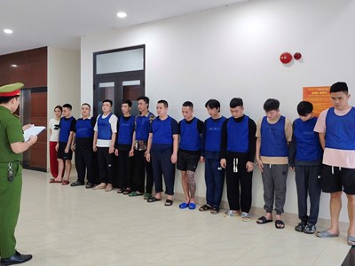 Triệt phá đường dây lừa đảo mạo danh ngân hàng xuyên quốc gia, chiếm đoạt khoảng 100 tỉ đồng