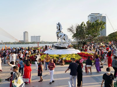 Đón 1,1 triệu lượt khách, doanh thu gần 4.000 tỉ đồng