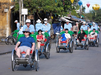 Khám phá Đà Nẵng chậm rãi qua từng vòng bánh xe xích lô