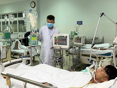 Ba người nhập viện sau khi ăn cá ủ chua, nghi ngộ độc botulinum