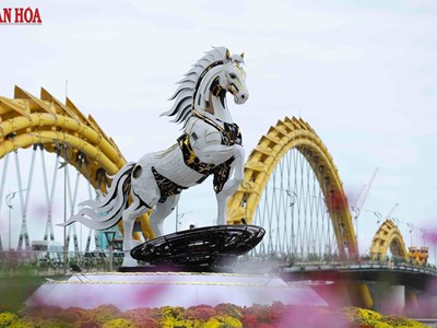 Linh vật Kim Mã tiếp tục “tỏa sáng” tại không gian công cộng Đà Nẵng