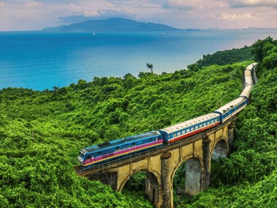 Cơ hội ngắm đèo Hải Vân từ tàu hỏa với giá vé giảm sâu