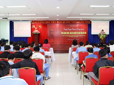 Trưng bày tài nguyên thông tin và nói chuyện chuyên đề về chí sĩ Phan Châu Trinh