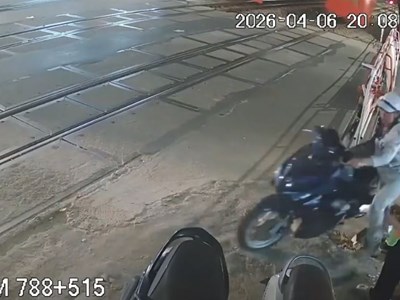 Hai nhân viên gác chắn tàu bị hành hung khi đang làm nhiệm vụ