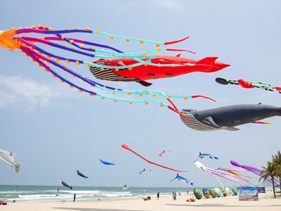 Diều nghệ thuật “vẽ” sắc màu mới cho du lịch biển Đà Nẵng