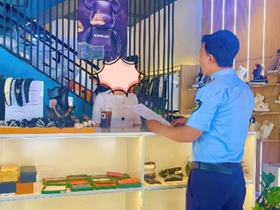 Đà Nẵng: Xử phạt 7 cơ sở bán hàng giả tại khu vực du lịch